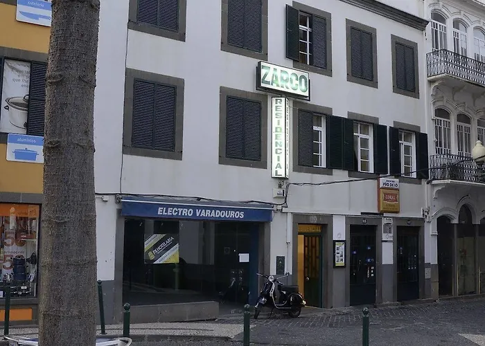 Alojamento de Acomodação e Pequeno-almoço Zarco 4*