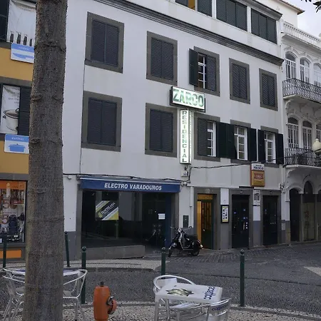 Alojamento de Acomodação e Pequeno-almoço Zarco 3*